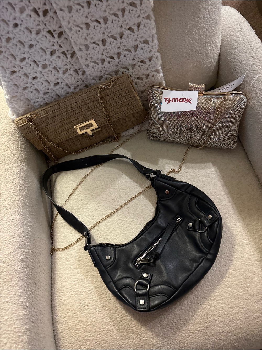 Women’s Black Leather Hobo Bag - Stylish Everyday Shoulder Bag